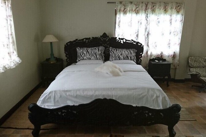 Room 5 of 23