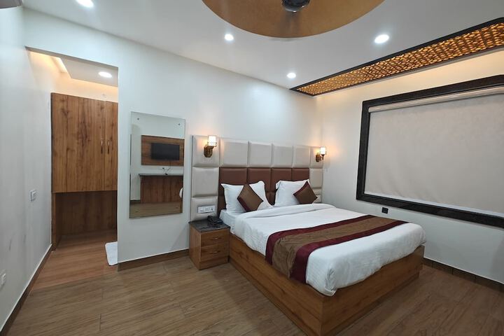 Room 12 of 70