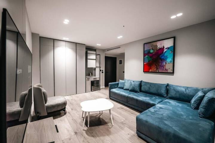 Room 103 of 186
