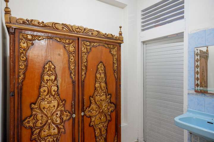 Room 9 of 48