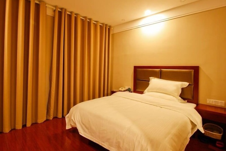 Room 13 of 60