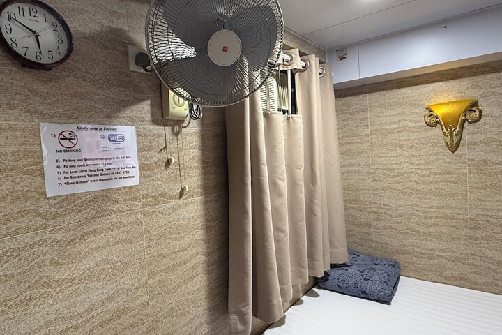 Room 34 of 138
