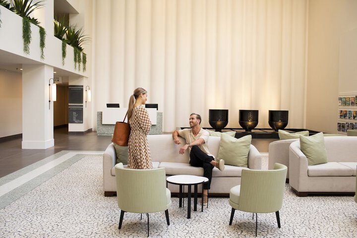 Entrance & Lobby
