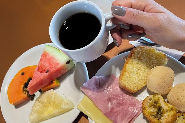 Breakfast/Coffee Service 32 of 36