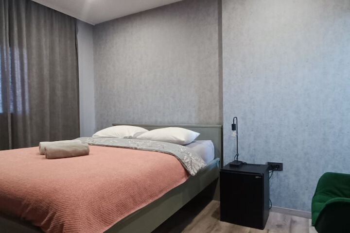 Room 12 of 25