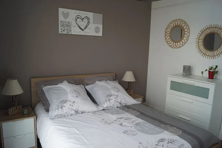 Room 6 of 11