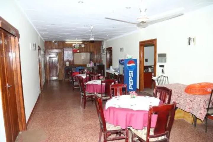 Dining 20 of 21
