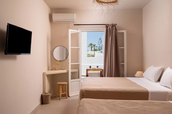 Room 14 of 33