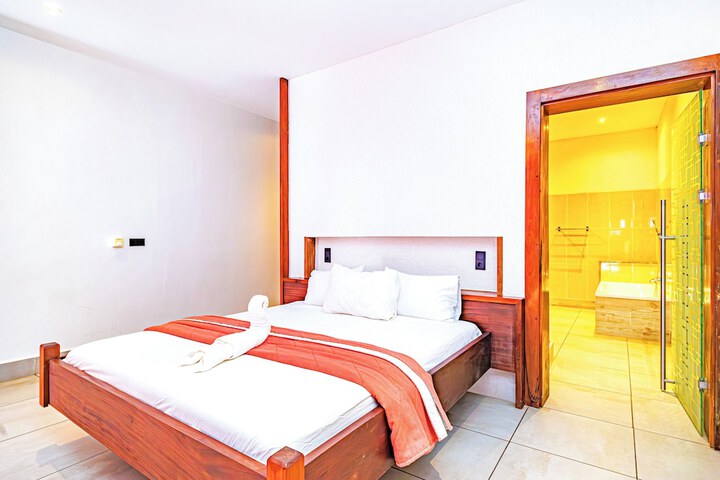 Room 8 of 63