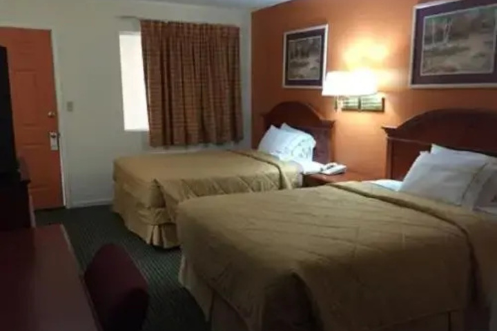 Room 7 of 15
