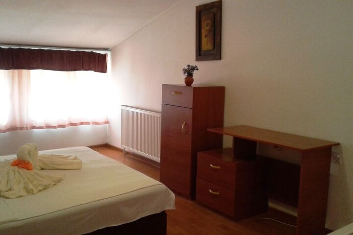 Room 6 of 24