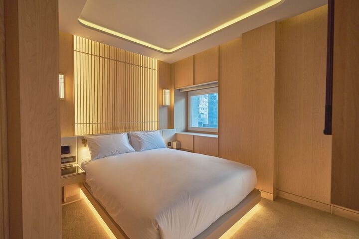 Room 72 of 142