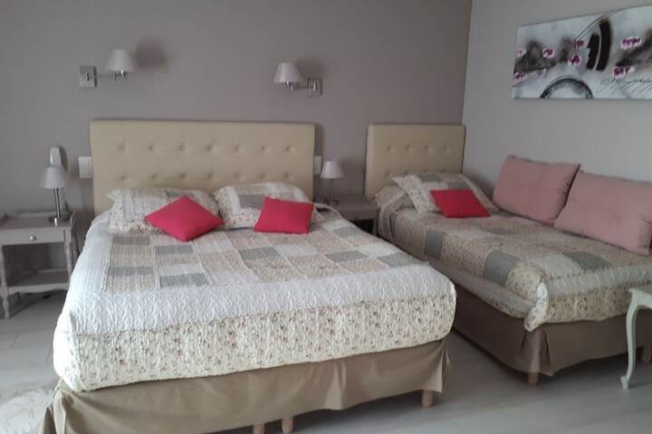 Room 5 of 77