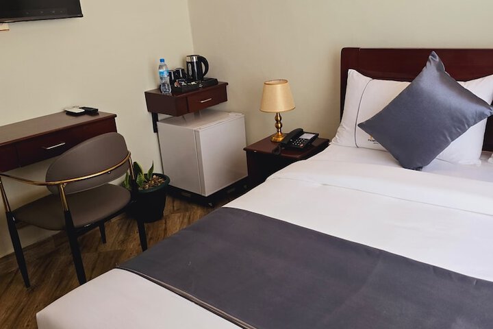 Room 6 of 39
