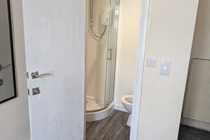 Room 3 of 27