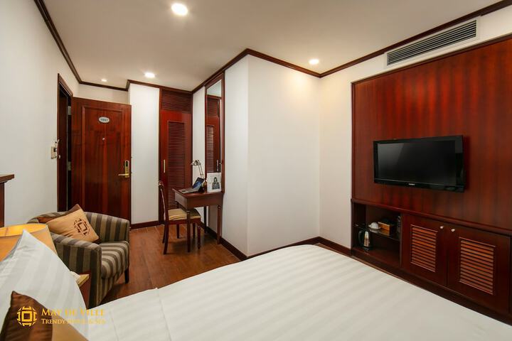 Room 5 of 97