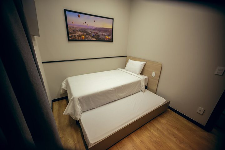 Room 9 of 17