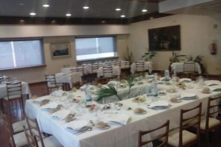 Dining 10 of 25