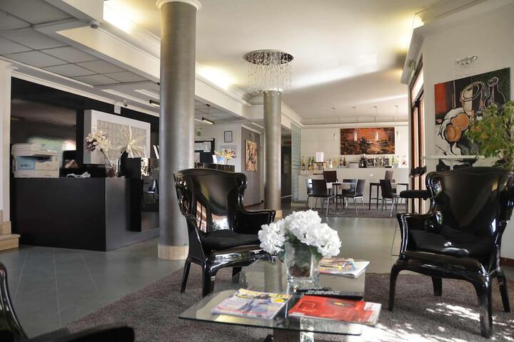 Guest Lobby
