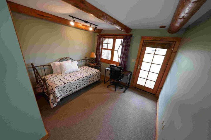 Room 49 of 241