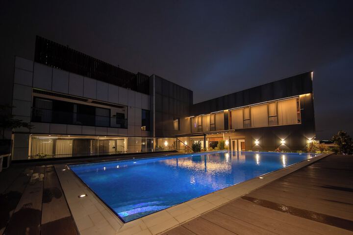 Pool 122 of 148