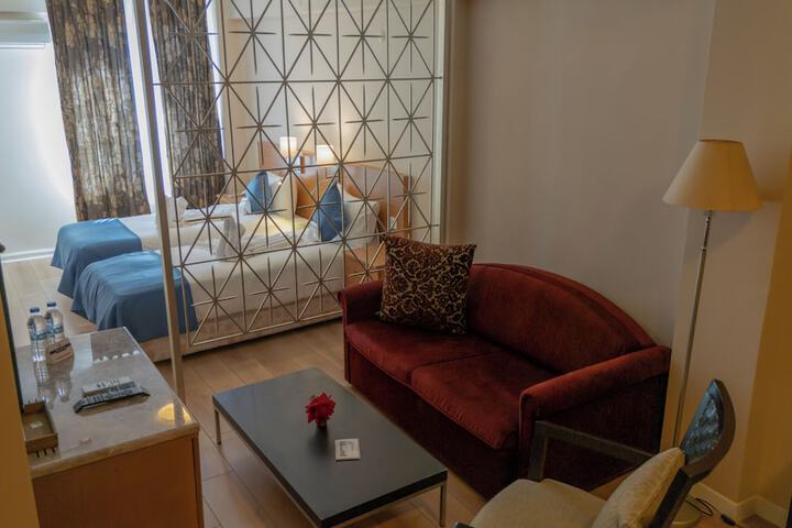 Room 8 of 31