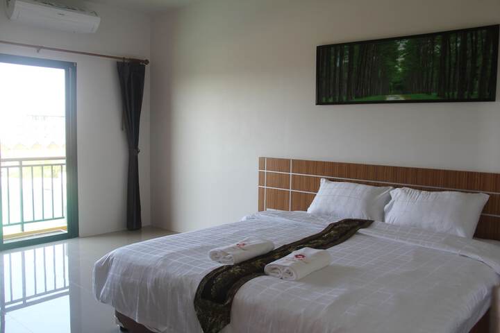 Room 4 of 20