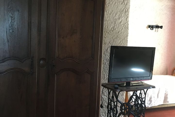 Room 27 of 98