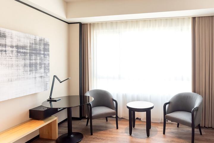 Room 14 of 68