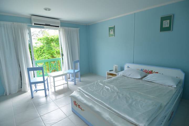 Room 3 of 36