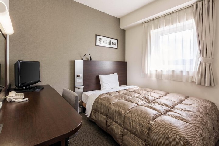 Room 6 of 31