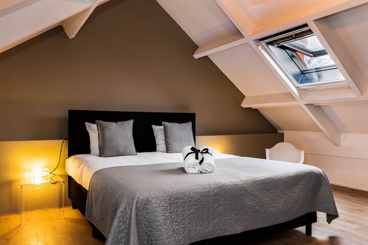 Room 49 of 214