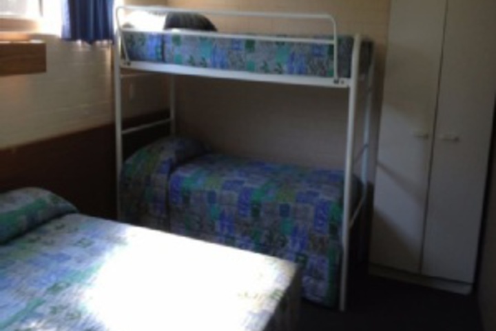 Room 33 of 144