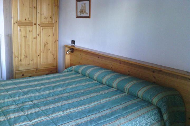 Room 12 of 48