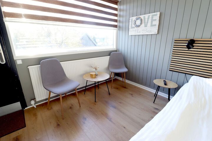 Room 9 of 29