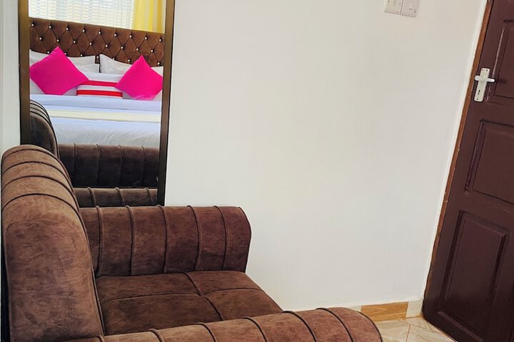 Room 14 of 48