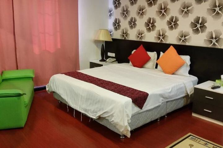 Room 12 of 35