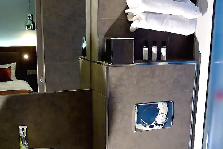 Room 29 of 42