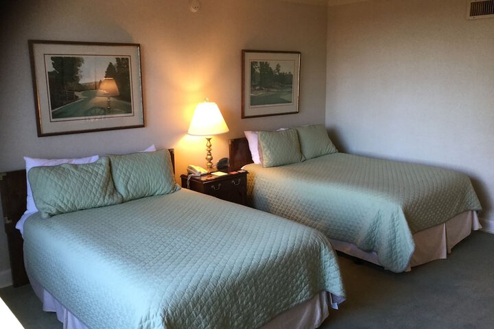 Room 4 of 72
