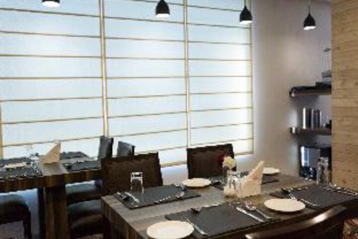 Dining 6 of 23