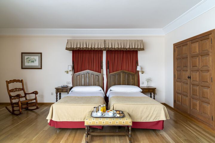 Room 8 of 35