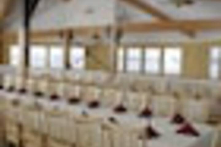 Ballroom/Hall 140 of 210
