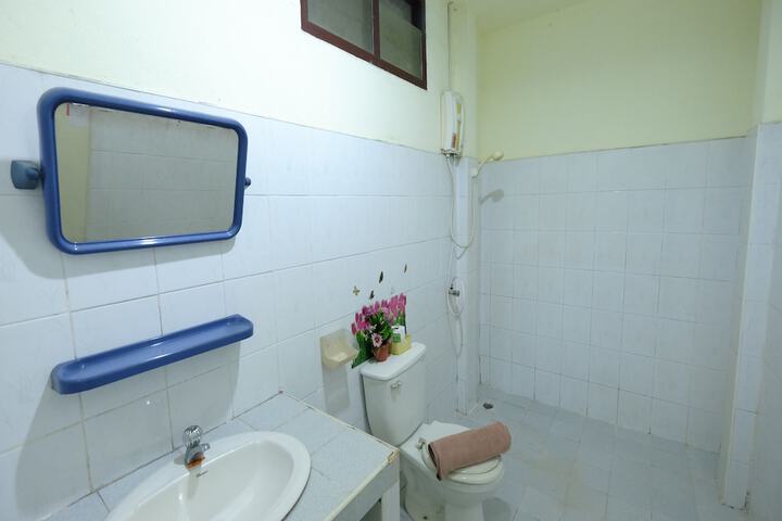 Room 17 of 25