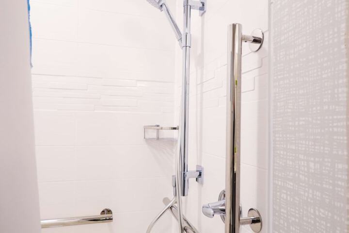 Bathroom shower