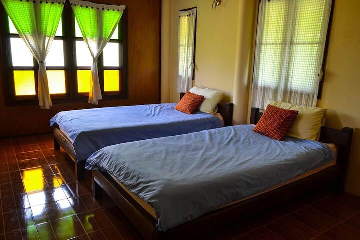 Room 12 of 62