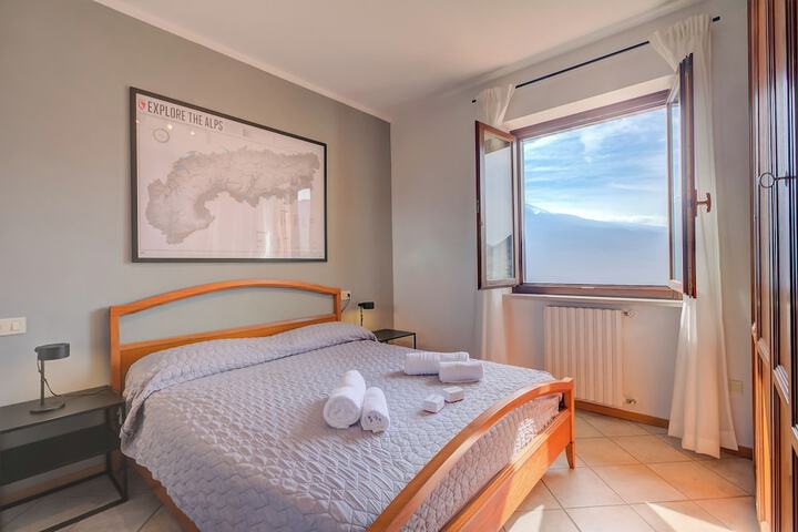 Room 5 of 34