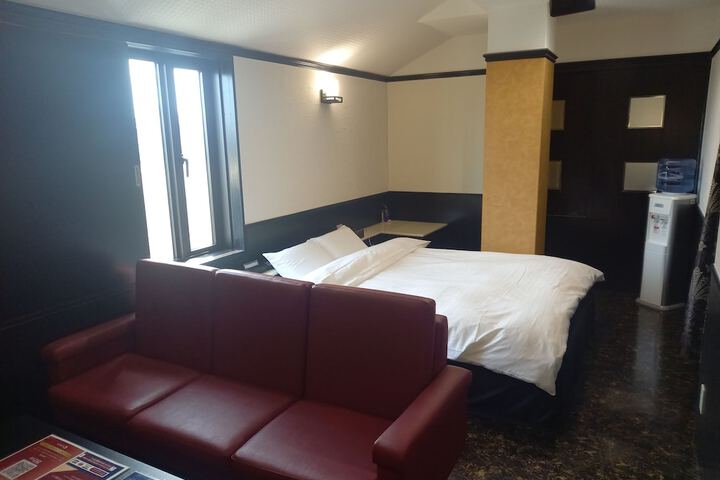 Room 16 of 51