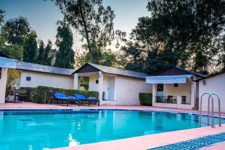 Pool 21 of 52