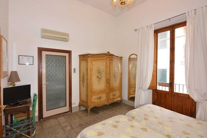 Room 20 of 73