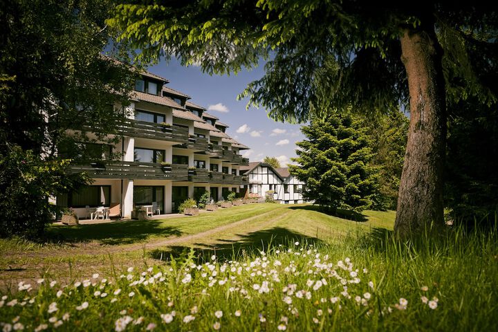 Hotel Exterior 92 of 92